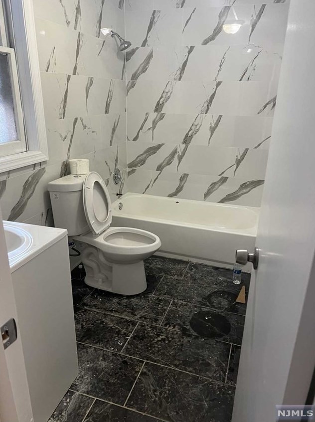 136 Prospect St #apt 1, Newark, NJ 07105