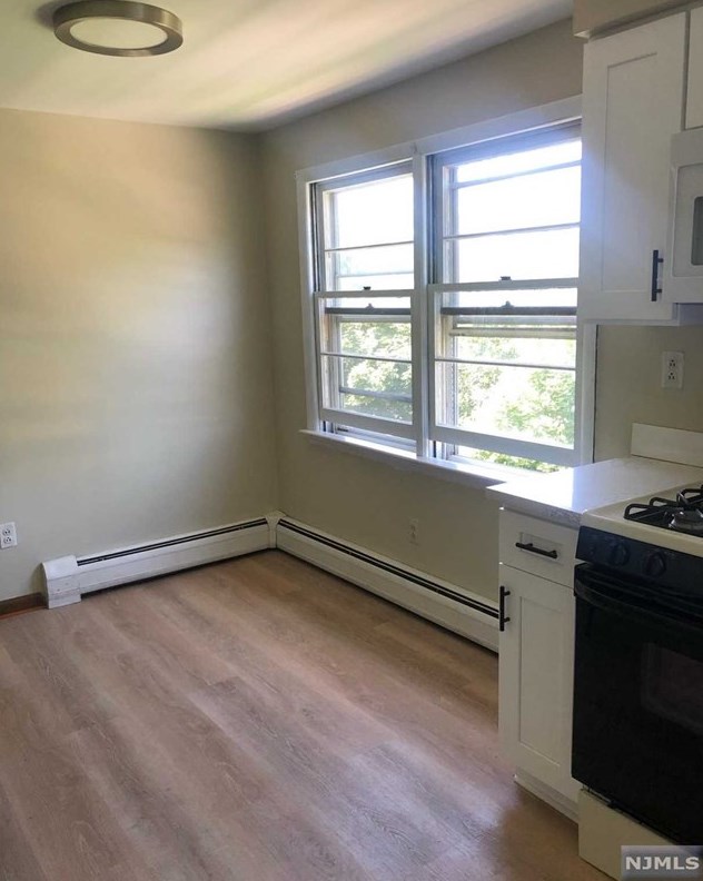 107 Park Row, Wallington NJ  07057-1610 exterior