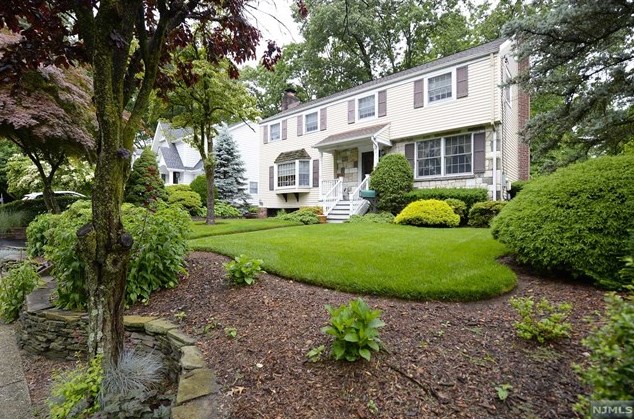 107 Waldwick Ave, Waldwick, NJ 07463