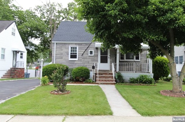 42 Long Valley Rd, Lodi, NJ 07644