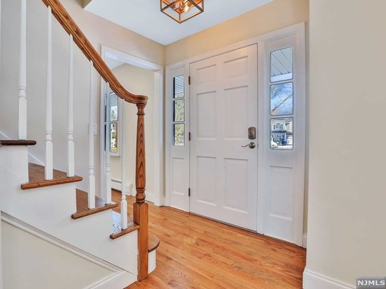 82 Feldman Ct, Mahwah, NJ 07430