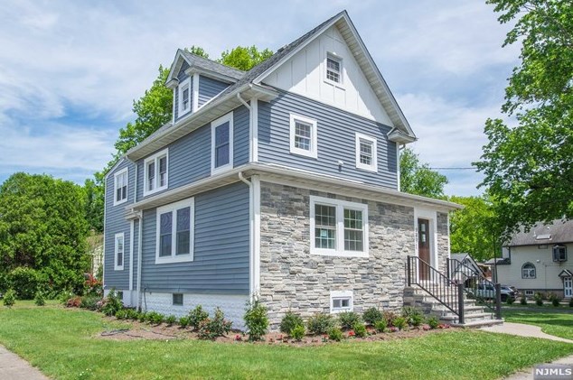 387 Roslyn Ave, N Milford, NJ 07646