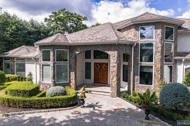 354 E Madison Ave, Cresskill, NJ 07626
