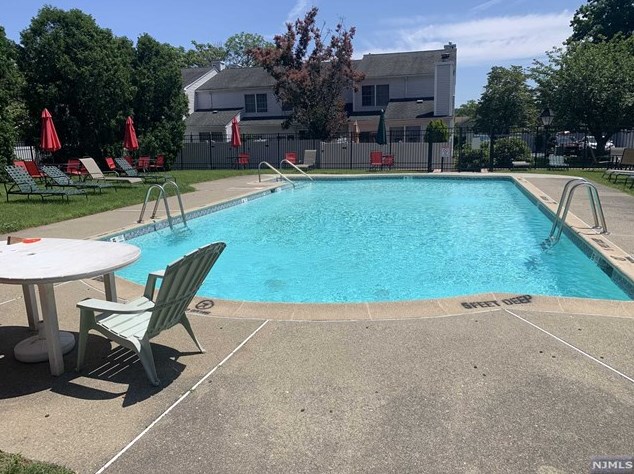 29 Iron Forge Square, Pompton Falls, NJ 07442