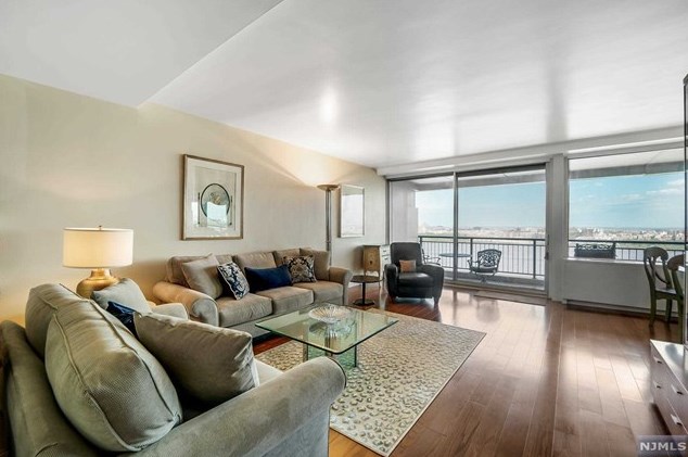 1 Horizon Rd #1430, West Fort Lee, NJ 07024