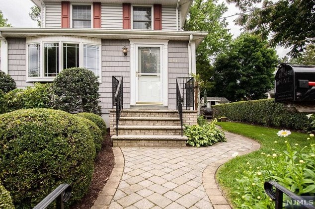 643 Ridgewood Rd, Oradell, NJ 07649