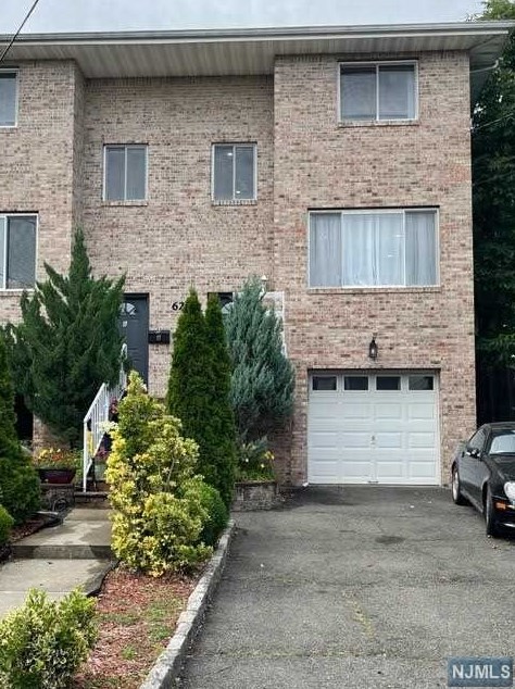 9 N 10th St #b, Paterson, NJ 07506