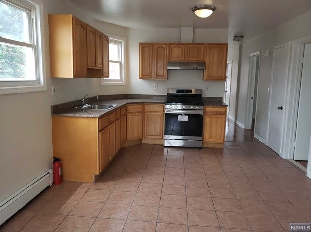 298 Morrissee Ave, Paterson, NJ 07508