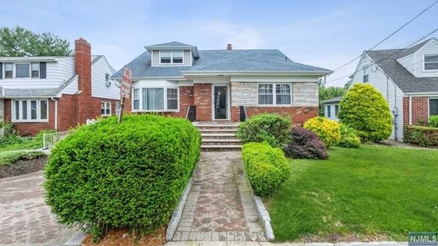 792 Harvard Pl, Cliffside Park, NJ 07010
