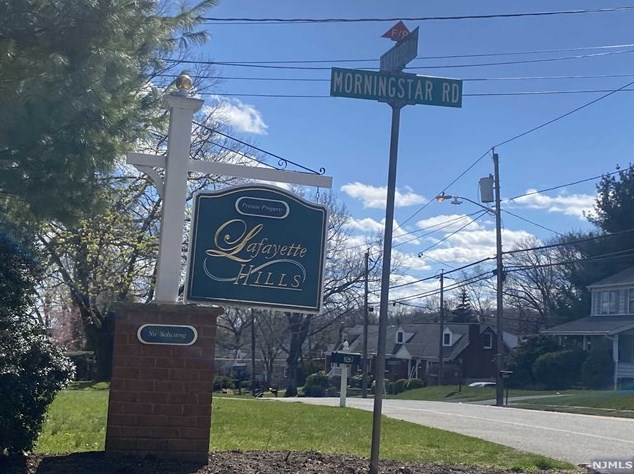 23 Nelke Ct, Paterson, NJ 07506-2262