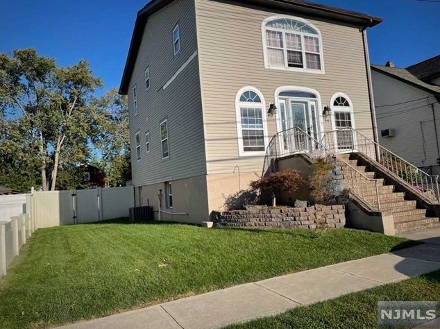 34 Columbus Ave, Little Ferry, NJ 07643-2013