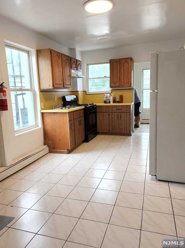 57 N York St, Paterson, NJ 07524