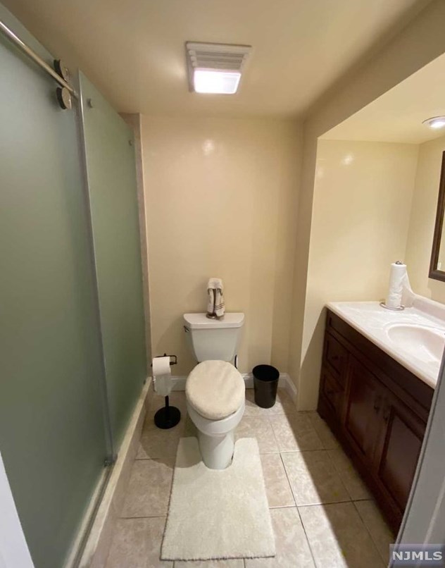 161 5th St, Ridgefield Park, NJ 07660