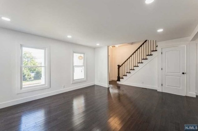 22 Orchard St, Hillsdale NJ  07642-2013 exterior