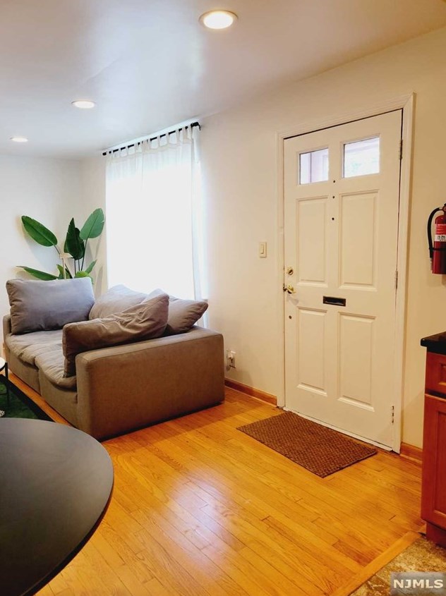 457 Blanchard Ter Apt 11, Hackensack, NJ 07601