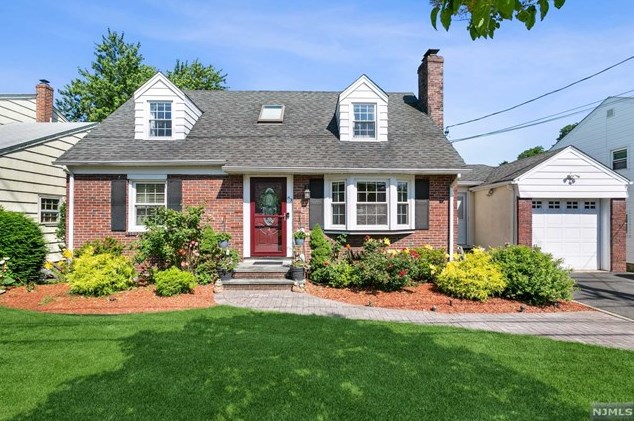 83 Garden St, Wood-Ridge, NJ 07075
