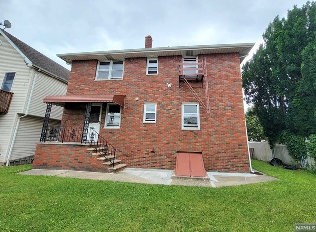 109 E 1st St, Clifton, NJ 07011