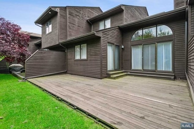 341 French Ct, Teaneck, NJ 07666