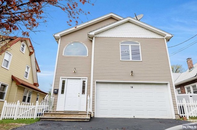 34 New Milford Ave, Dumont, NJ 07628