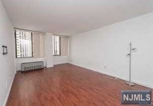 200 Winston Dr Apt 721, Cliffside Park, NJ 07010