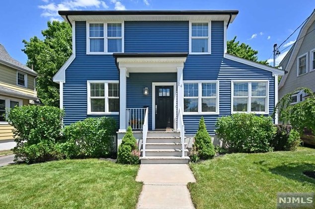 24 Pleasant Ave, Midland Pk, NJ 07432