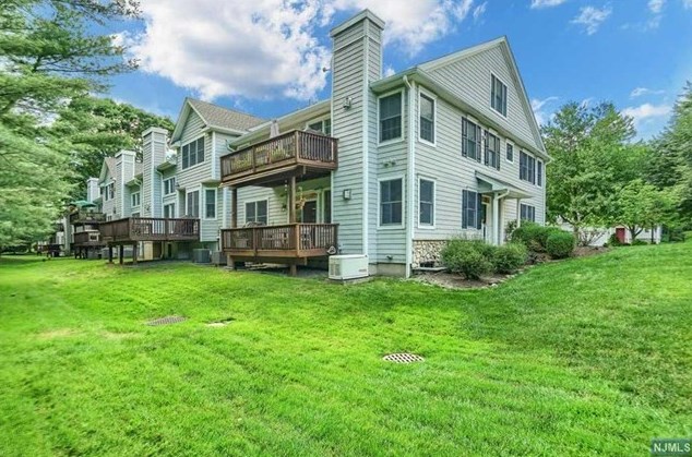 27 Quail Run, Westwood, NJ 07675