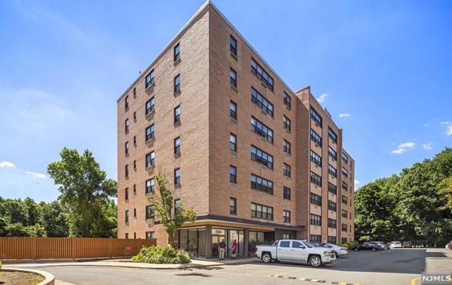 2348 Linwood Ave #4p, West Fort Lee, NJ 07024