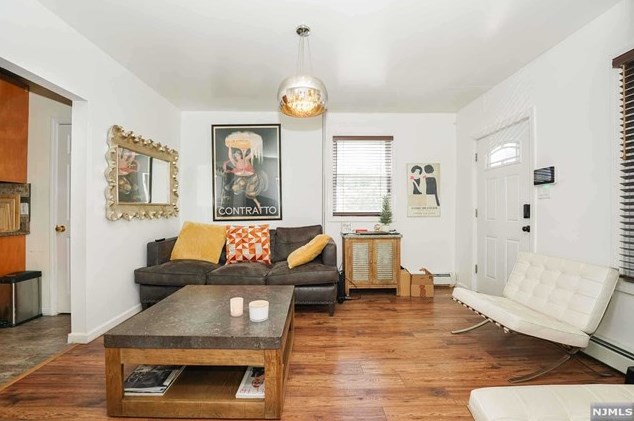 43 Park Row, Wallington, NJ 07057