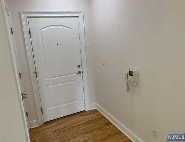5 Tenakill Park E #220, Cresskill, NJ 07626