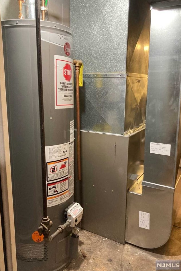 25 Morgan St, Bergenfield NJ 07621-3508 exterior