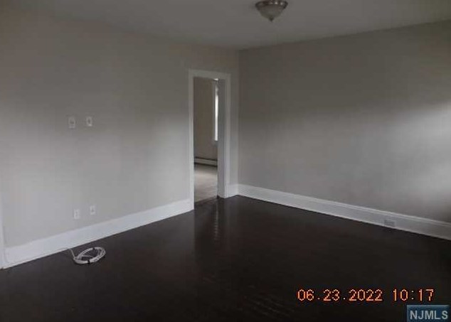 86 Calicooneck Rd, South Hackensack, NJ 07606-1654