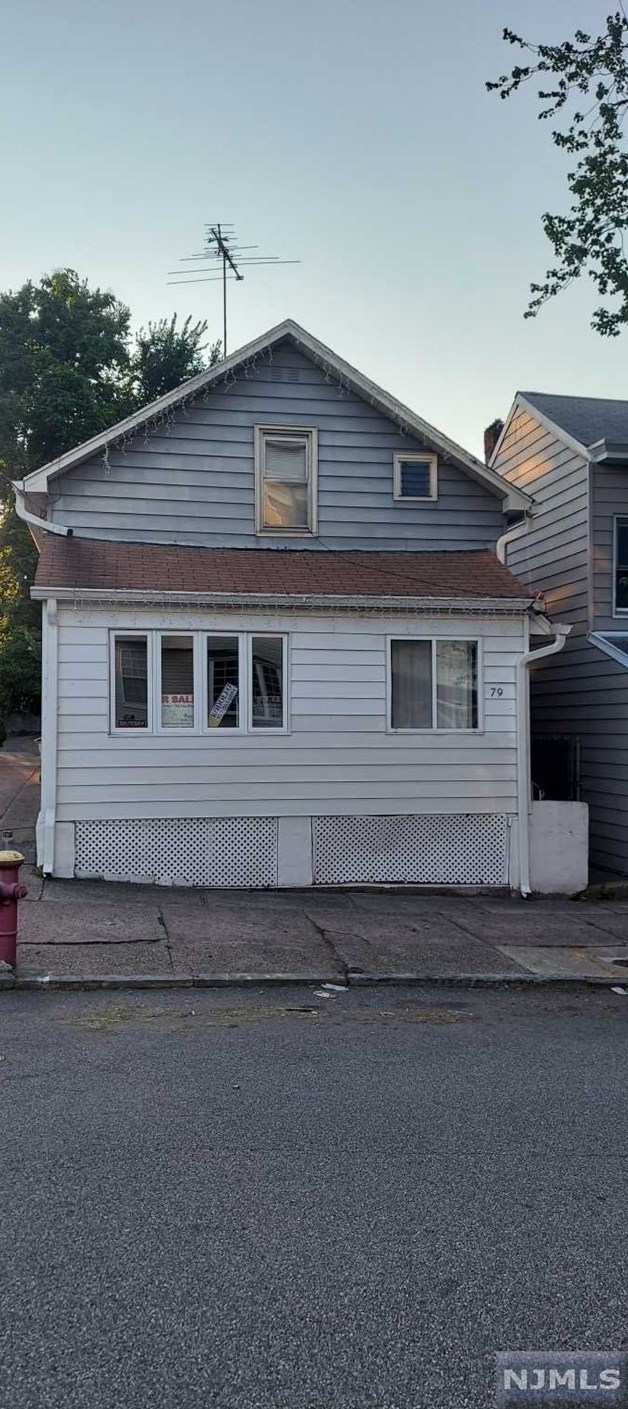 79 Newark Ave, Paterson, NJ 07503-2737