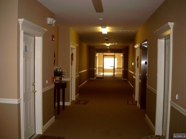 520 Victor St #21, Saddle Brook, NJ 07663