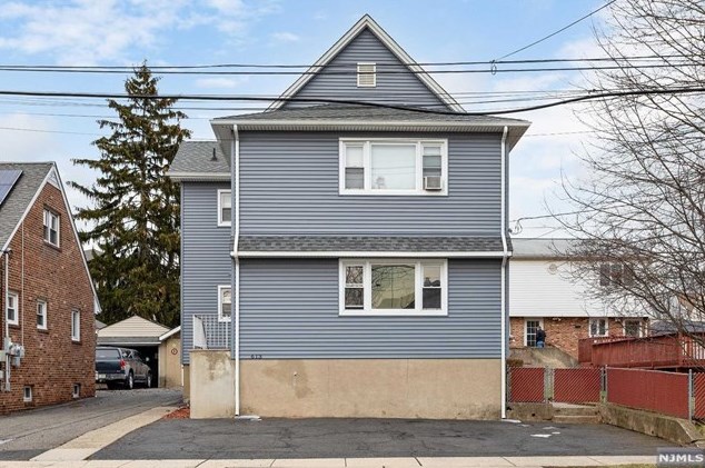 613 2 Ave, Lyndhurst NJ 07071-1219 exterior