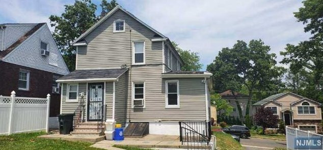 100 Washington Pl, Teaneck, NJ 07666
