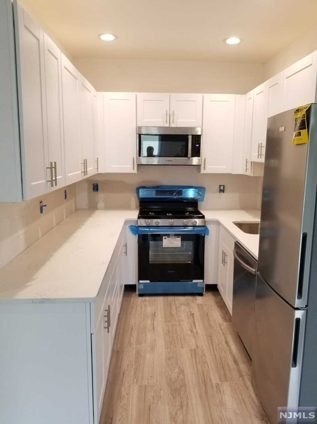 287 Hayward Pl, Wallington, NJ 07057