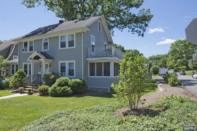31 Wyckoff Ave, Wyckoff, NJ 07481