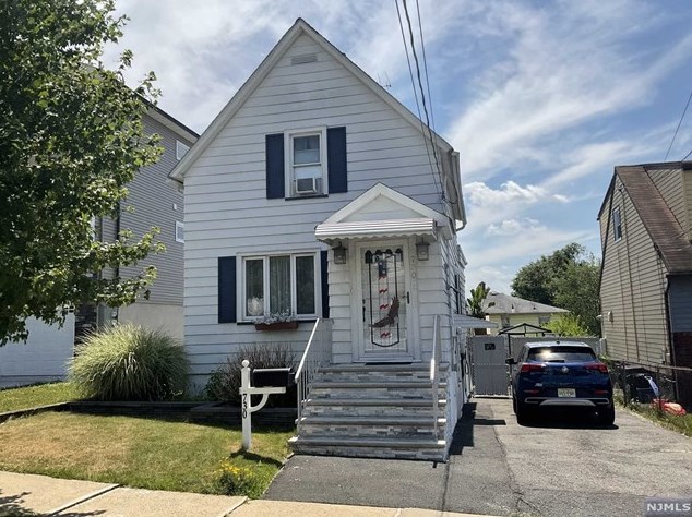 730 2nd Ave, Lyndhurst, NJ 07071-1221
