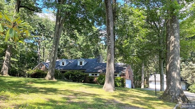 88 Chestnut Ridge Rd, Upper Saddle River, NJ 07458