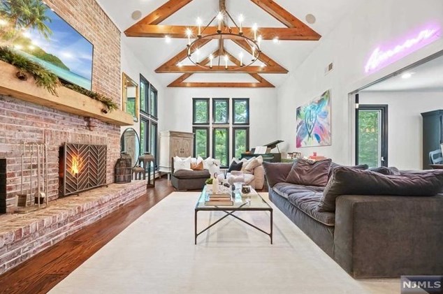 856 Shadow Ridge Rd, Franklin Lakes, NJ 07417