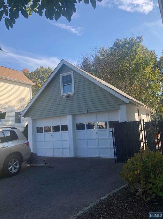 426 Summit St, Norwood, NJ 07648