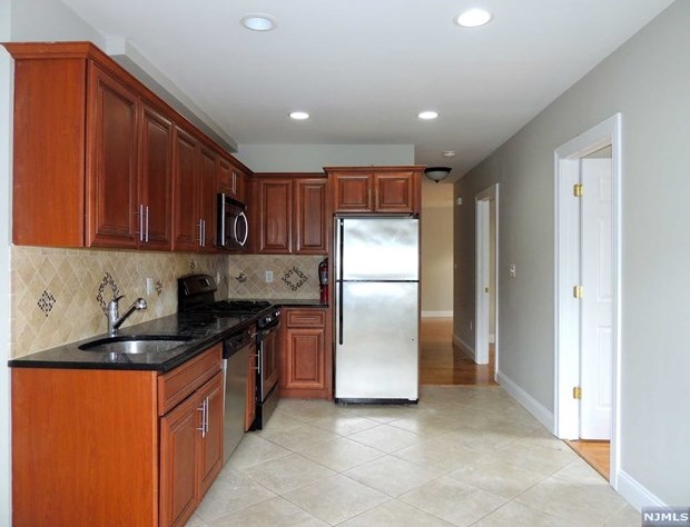 43 Central Ave #2a, Rochelle Park, NJ 07662