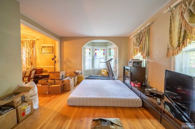 522 Closter Dock Rd, Closter, NJ 07624