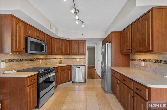 316 Prospect Ave Apt 6a, Hackensack, NJ