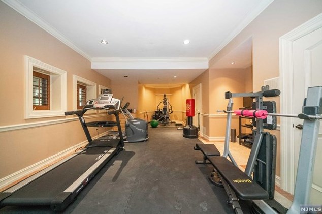 181 Montross Ave, Rutherford NJ  07070-1610 exterior