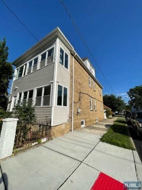 31 Hamilton Ave, Clifton NJ  07011-1219 exterior