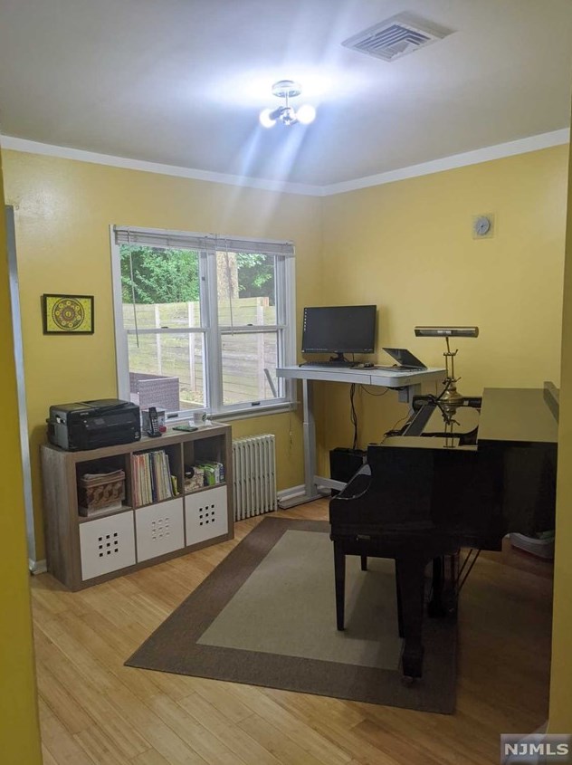 6 Valley Pl, Tenafly NJ  07670-2730 exterior
