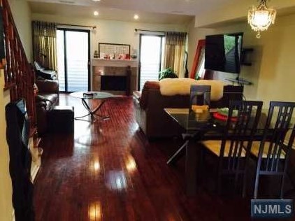 1268 15th St, West Fort Lee NJ  07024-1939 exterior