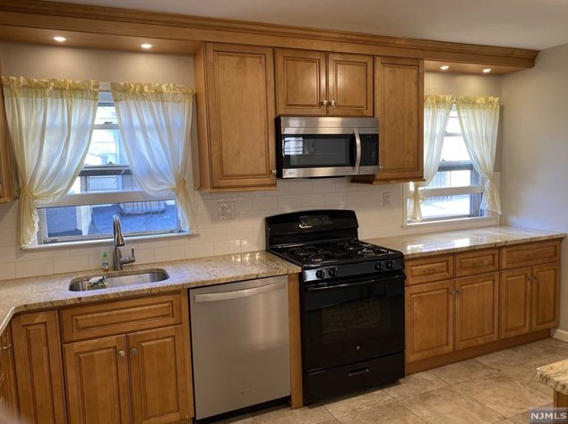 629 Schuyler Ave #1, Kearny, NJ 07032