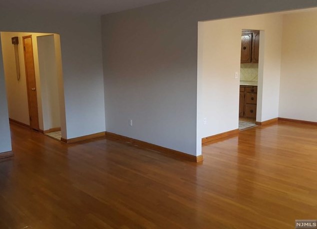 243 Hayward Pl #1, Wallington, NJ 07057